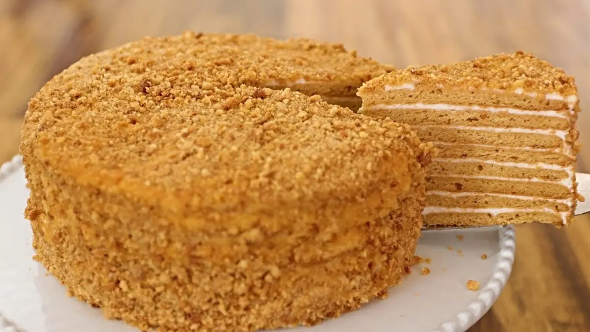 Homemade honey cake: classic recipe