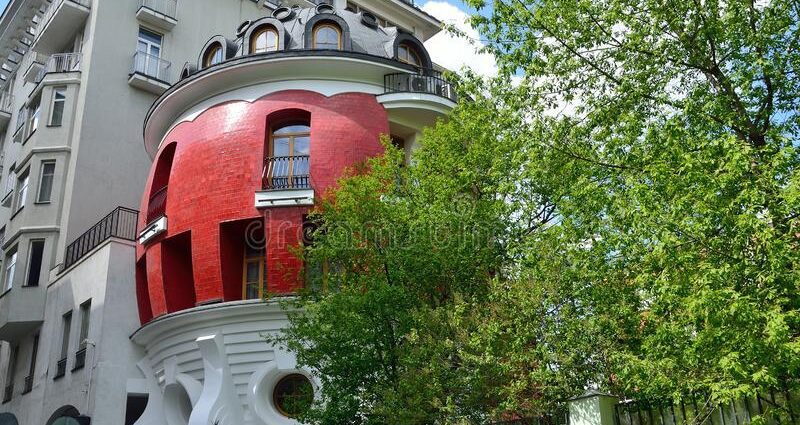 House-egg in Moscow, where no one wants to live: 10 photos