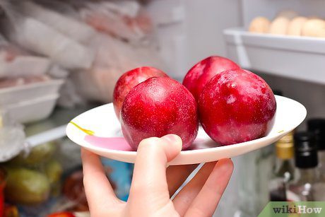 How and where to store plums correctly?