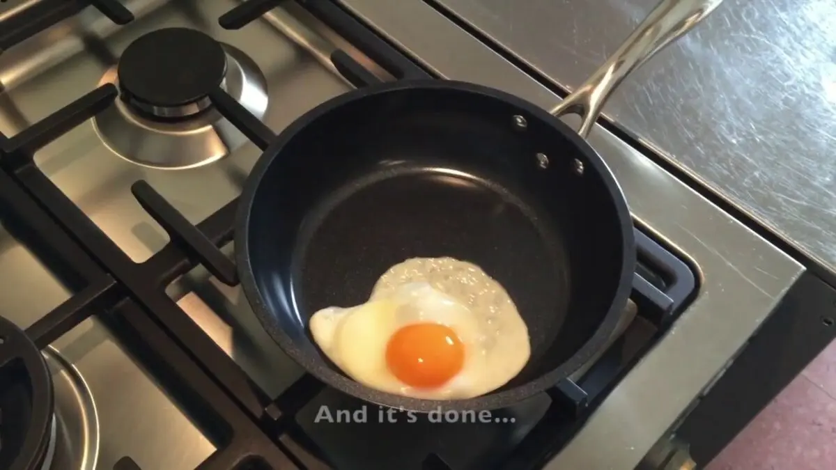 How, in which pan can you fry without oil