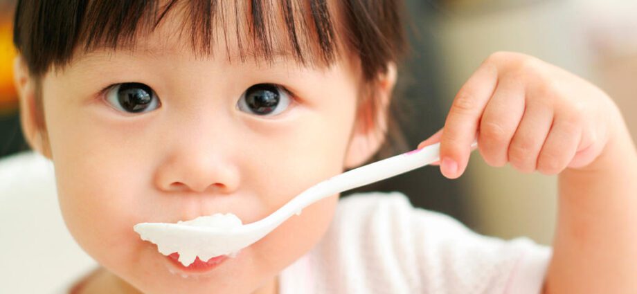 How much cottage cheese can you give a child: advice to moms and dads, per year, 2 years