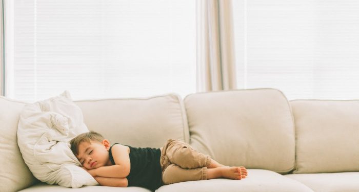 How much should a child sleep at 2 years old: a lesson for mom and dad, sleep at lunch in the afternoon