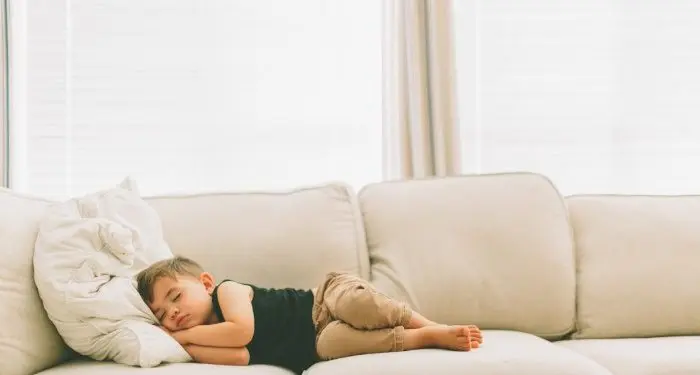 How much should a child sleep at 2 years old: a lesson for mom and dad, sleep at lunch in the afternoon