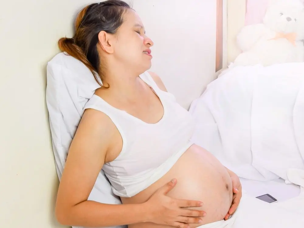 How the second labor begins: contractions, precursors and signs, at how many weeks