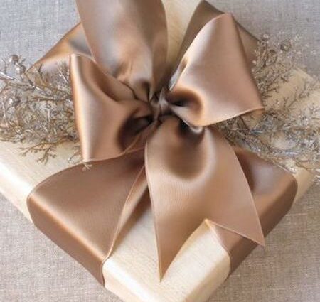 How to beautifully wrap a gift: 15 ideas
