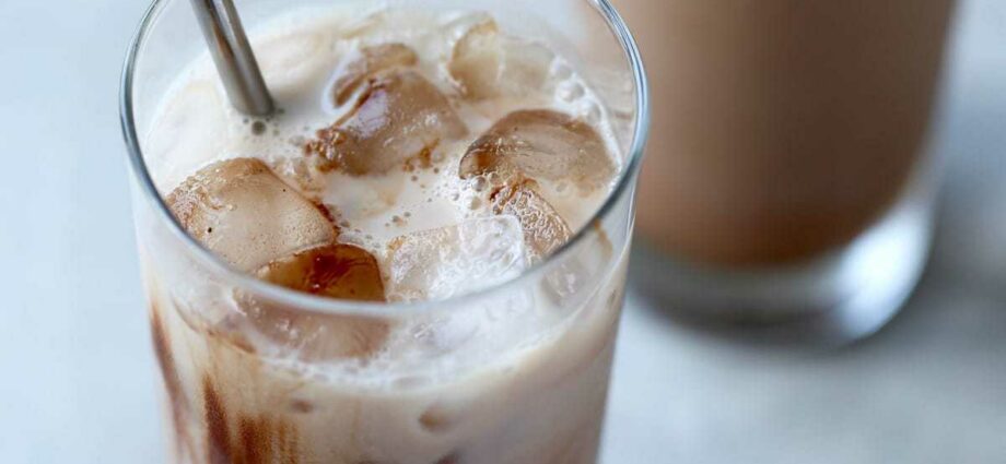 كيفية تحضير الكاكاو باللبن أو الفيتنامية ، وكيفية شربه بشكل صحيح