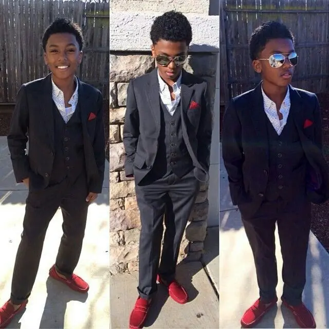 How to choose a fashionable, stylish suit for a boy at the prom in kindergarten
