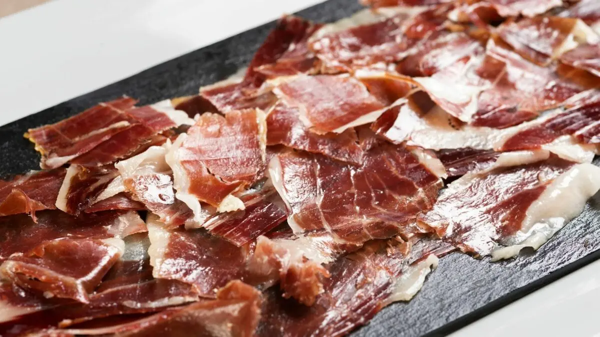 How to choose the healthiest packaged Serrano ham from the supermarket