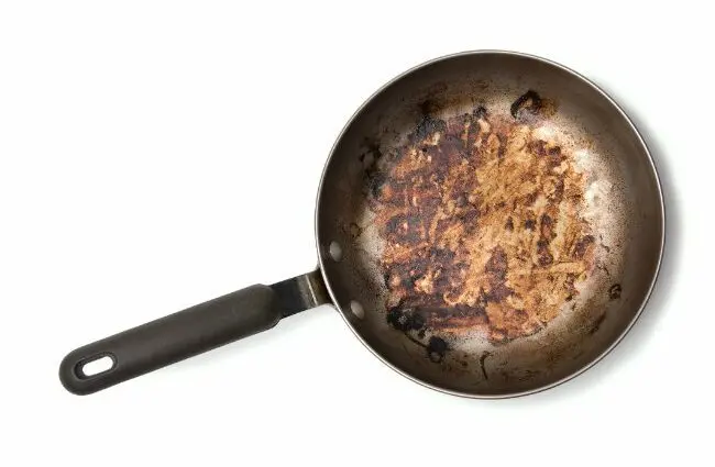 How to clean a burnt pan: stainless steel, enamel, cast iron