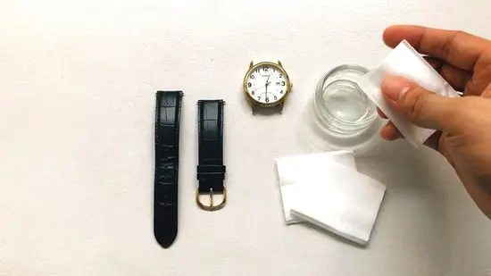 How to clean a watch strap