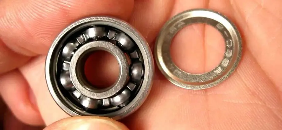 How to clean the roller bearings and the rollers themselves from odor