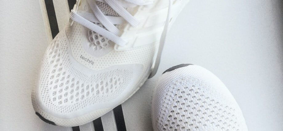 How to clean white fabric sneakers