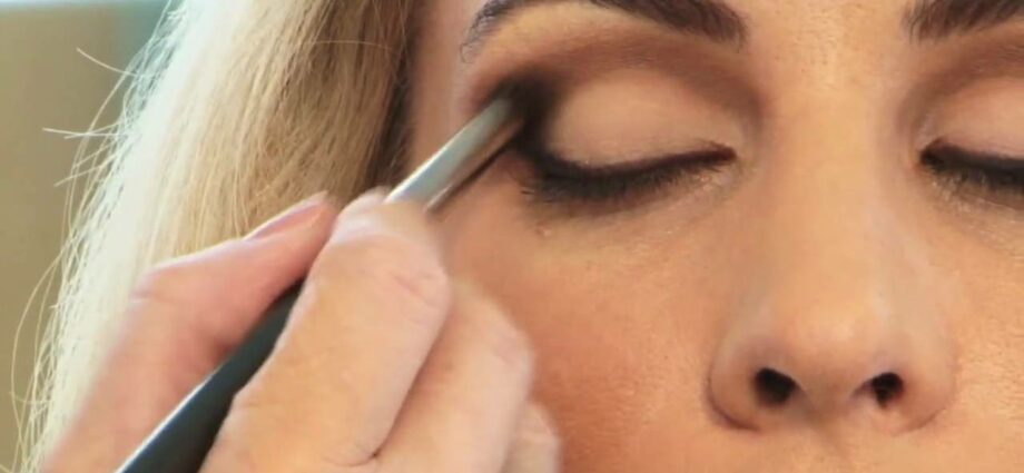 How to create evening makeup: video