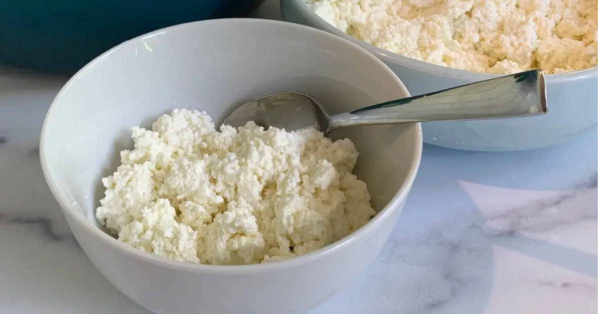 How to determine the fat content of cottage cheese; how to determine that the curd is sour