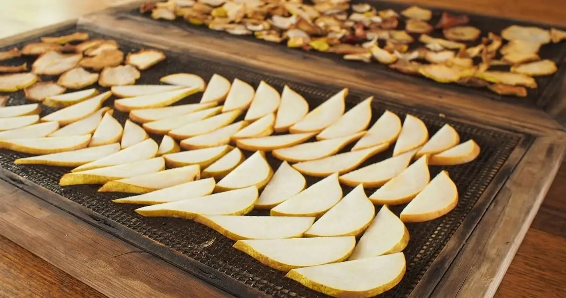 How to dry pears at home, in the oven