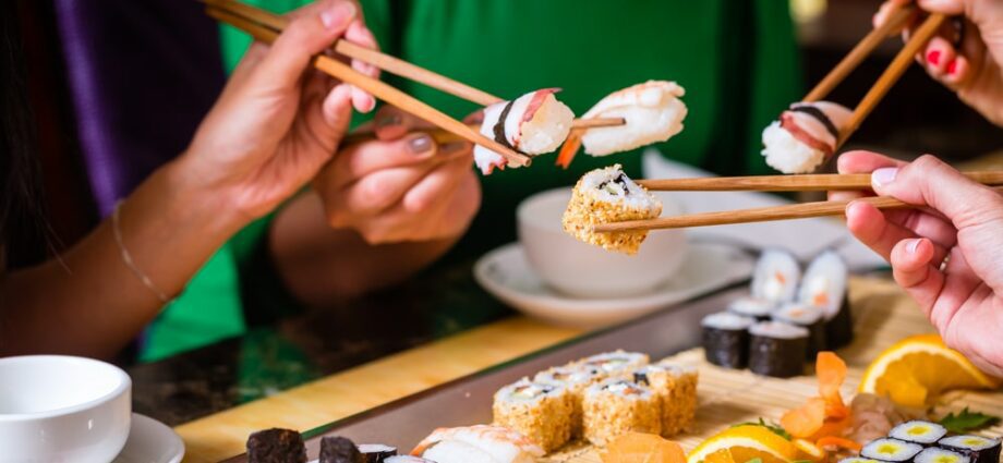 How to eat sushi, Japanese cuisine, table rules