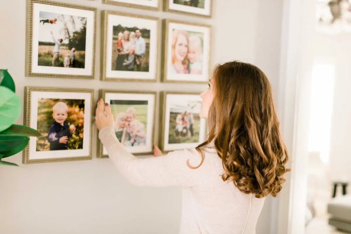 How to hang family photos