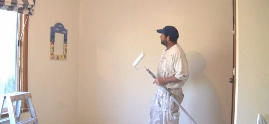 How to paint walls and ceilings with a roller. Video Tips