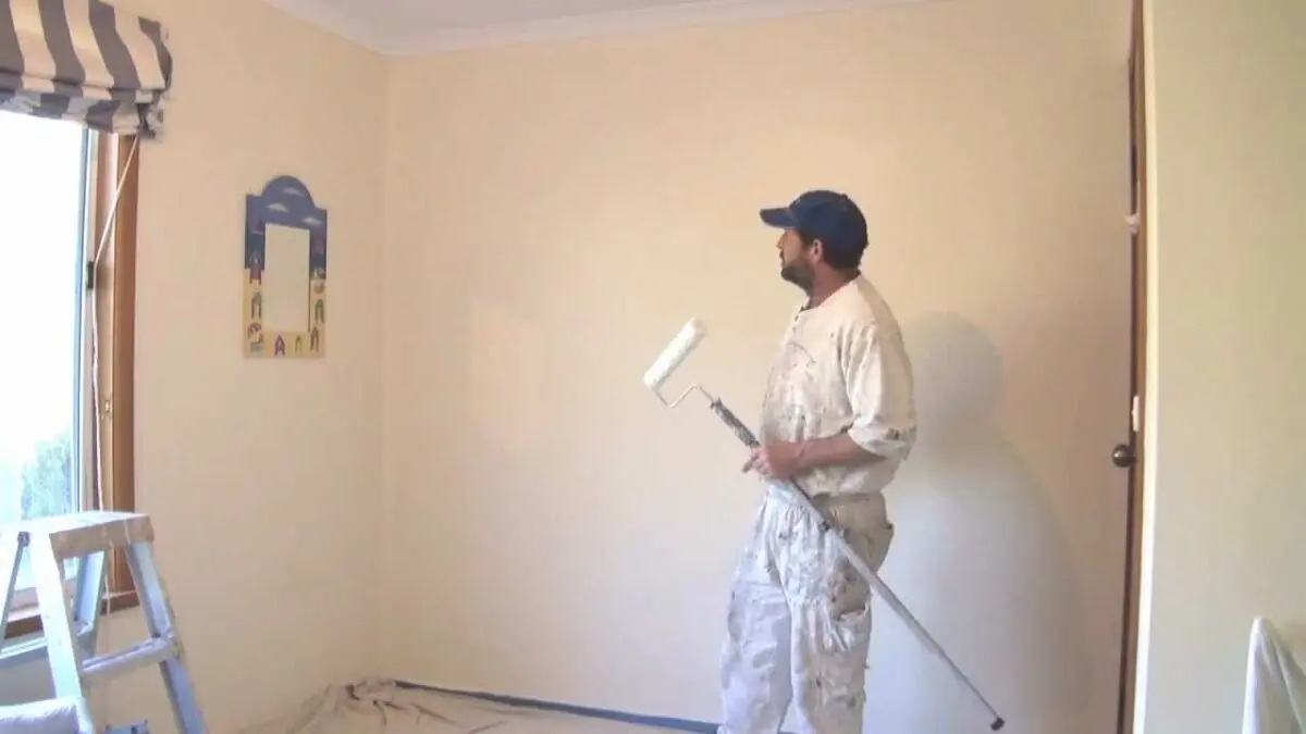 How to paint walls and ceilings with a roller. Video Tips