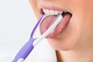 How to properly clean your tongue?