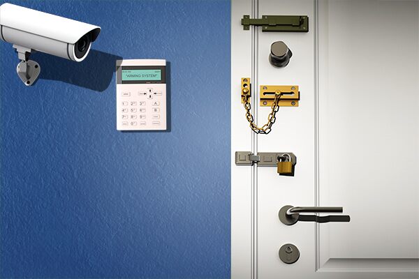 How to protect an apartment from thieves when going on vacation