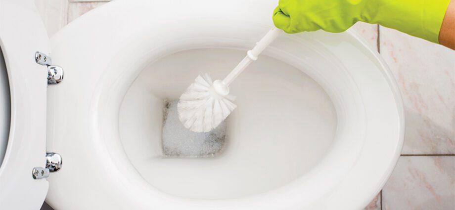 How to remove a blockage in the bathroom with improvised means