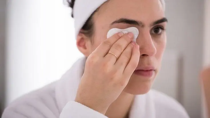 How to remove makeup from facial skin: special products. Video