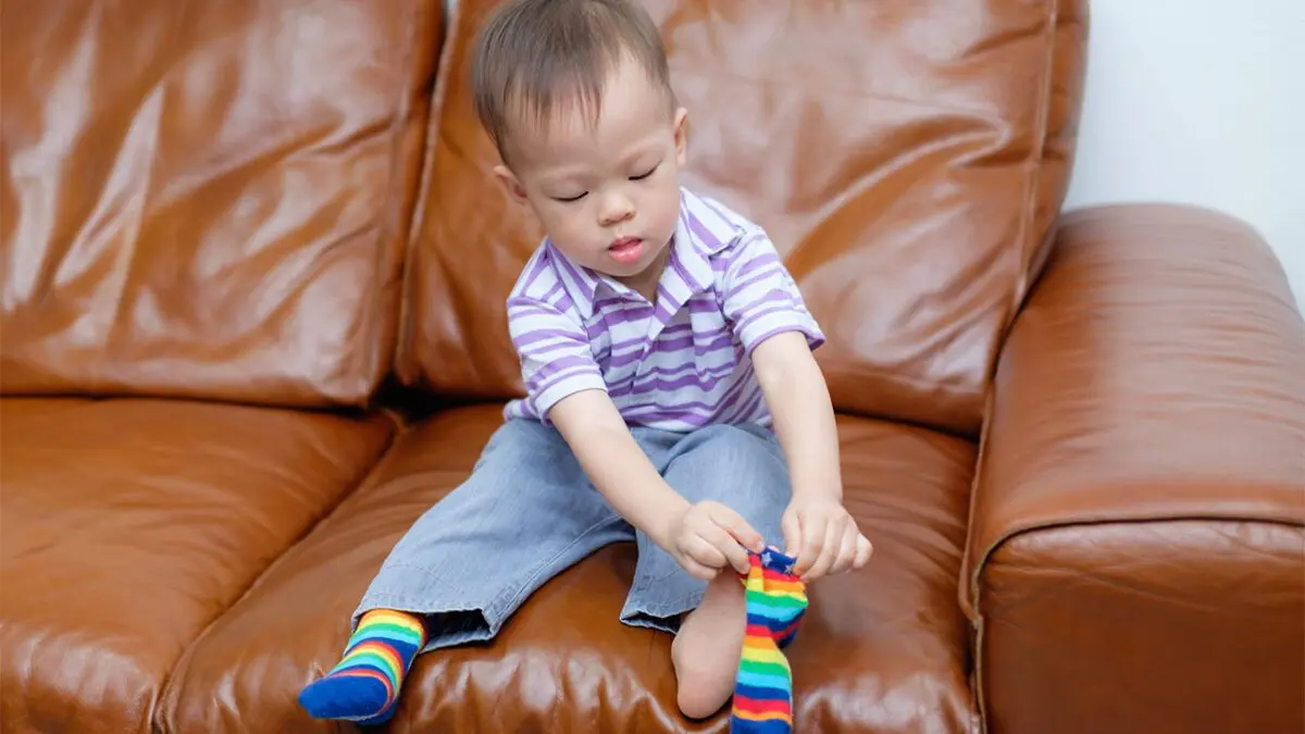 How to teach a child to dress independently at three years old