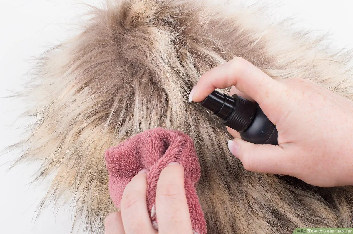 How to wash a jacket with fur without damaging the product