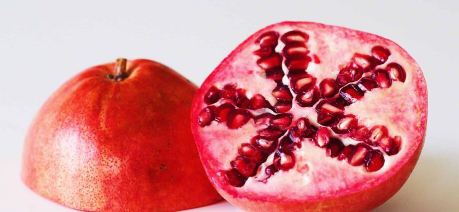 Is it possible for children to have pomegranates, to give a child to eat with seeds, from how old