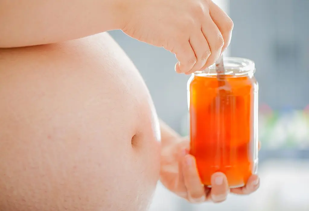 Is it possible for pregnant women to have honey with tea in the early stages