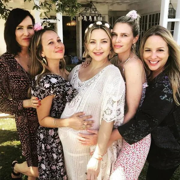 Kate Hudson gave birth to her third child: photo 2018