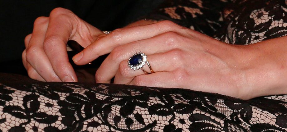 Kate Middleton&#8217;s wedding ring disappeared from her finger