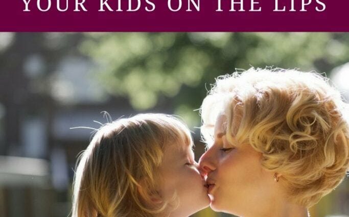 Kus op de mond: tot welke leeftijd moet je je kinderen kussen?
