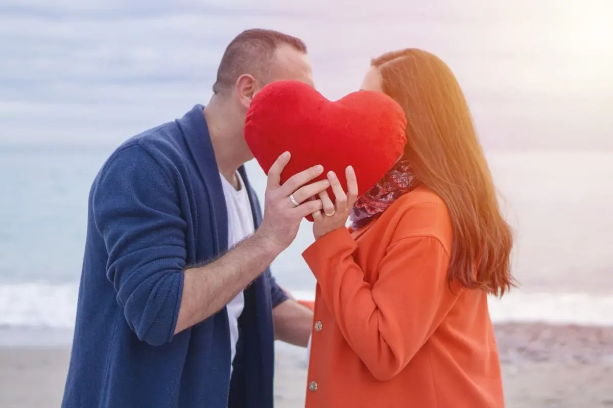 Kissing in front of children turned out to be good for their health