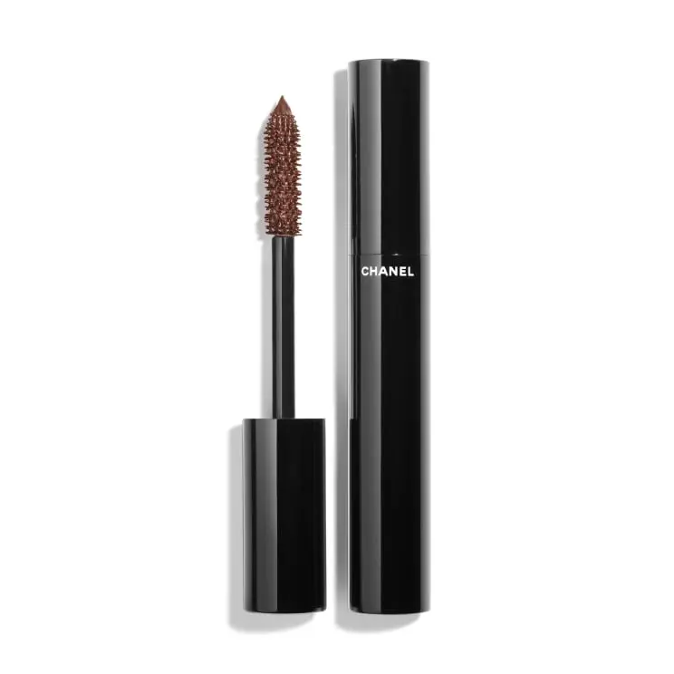 Lipstick, eyeshadow, Chanel mascara in the new collection