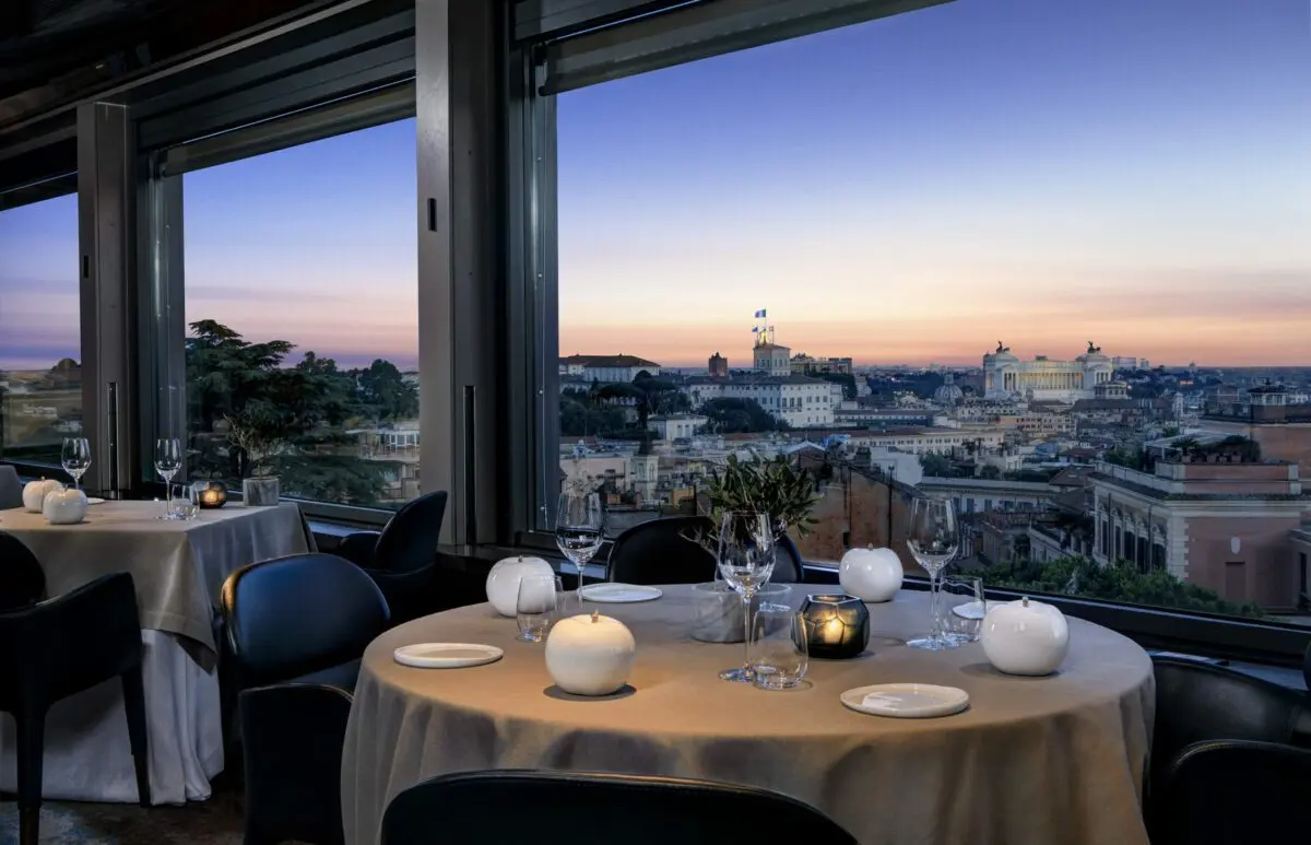 Luxury restaurant hotels, a combination of 10