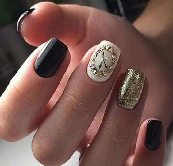 Manicure for the new year 2019: photos, ideas