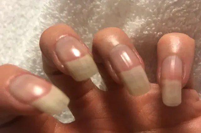 Manicure without harm to nails