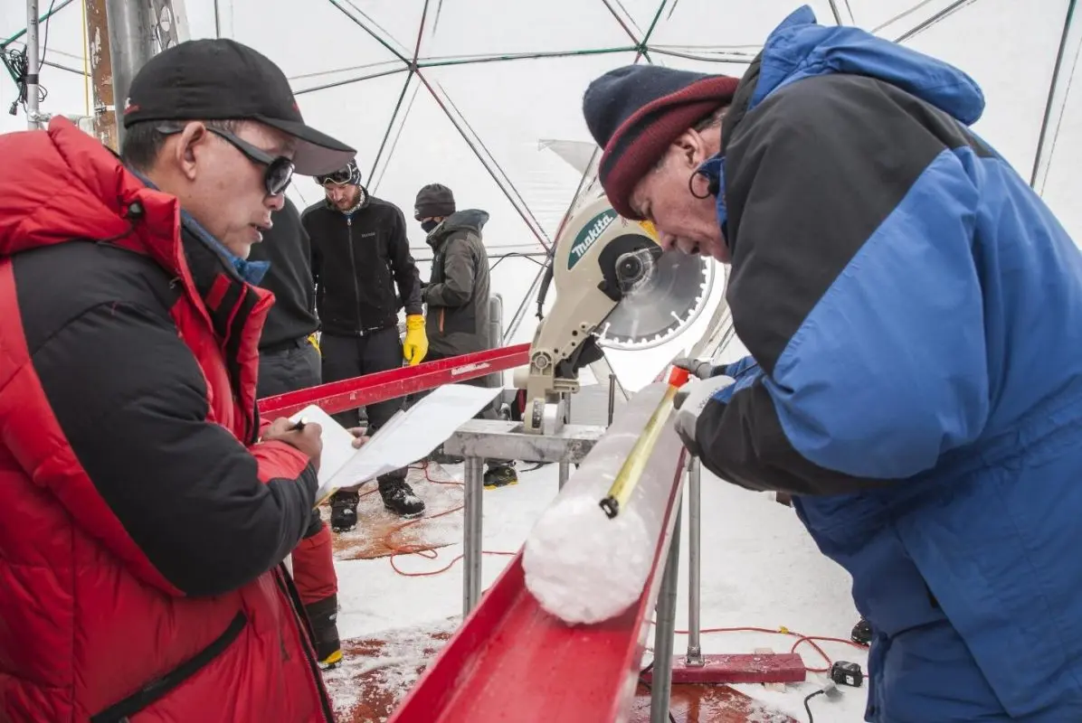 Microbiologists discover 33 viruses in Tibetan glacier