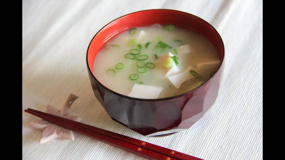 Miso soup: video recipe