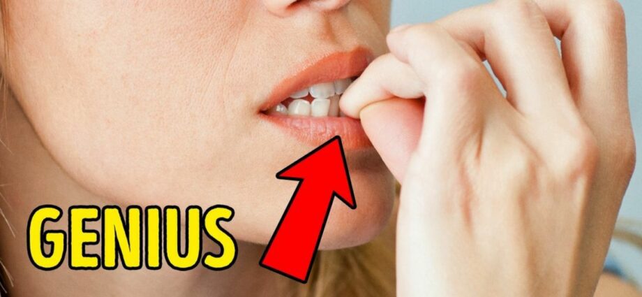 Mangiarsi le unghie: la tua testa sa perché lo fai