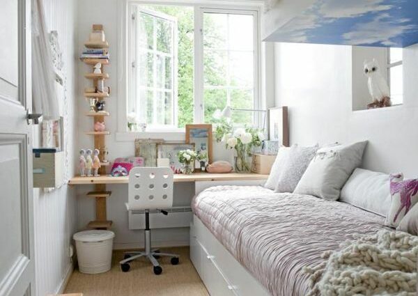 Narrow bedroom design