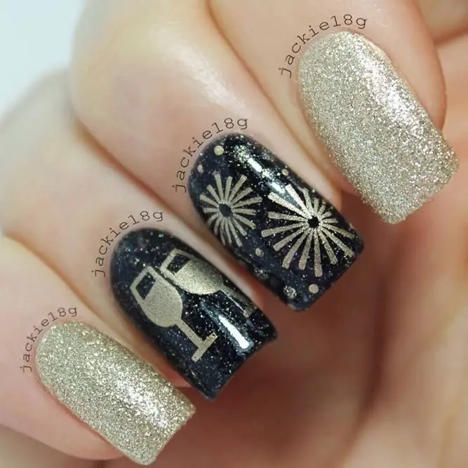 New Year&#8217;s manicure 2016 in St. Petersburg with snowflakes on short nails: OPILKI network of manicure and pedicure workshops photos, reviews, examples of work