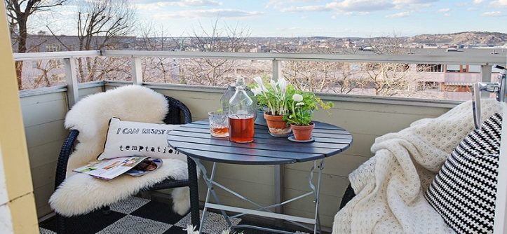 Nice and useful: 8 ideas on how to equip a narrow balcony