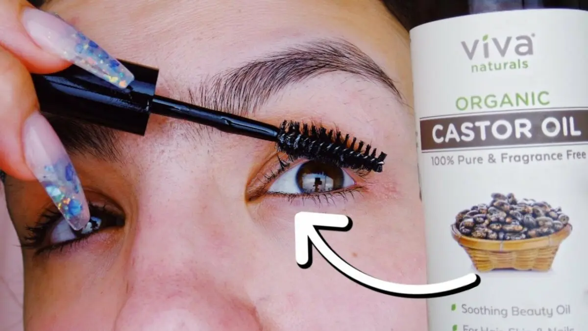 Oil for eyelash growth. Video