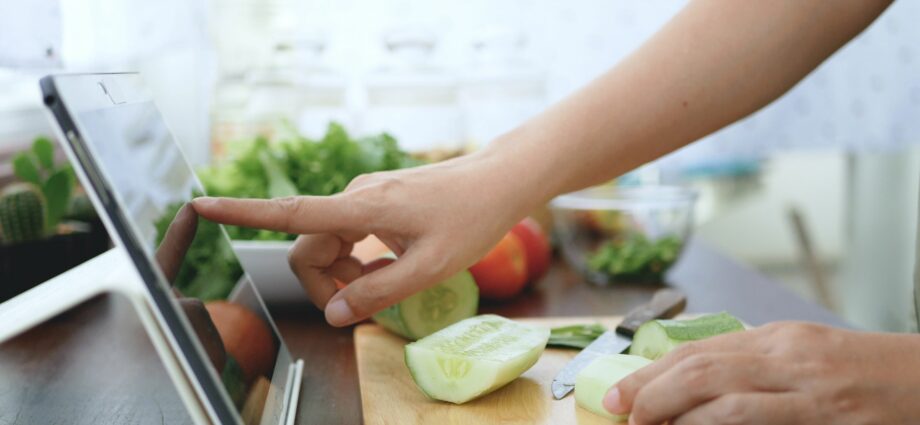 Online training in the kitchen