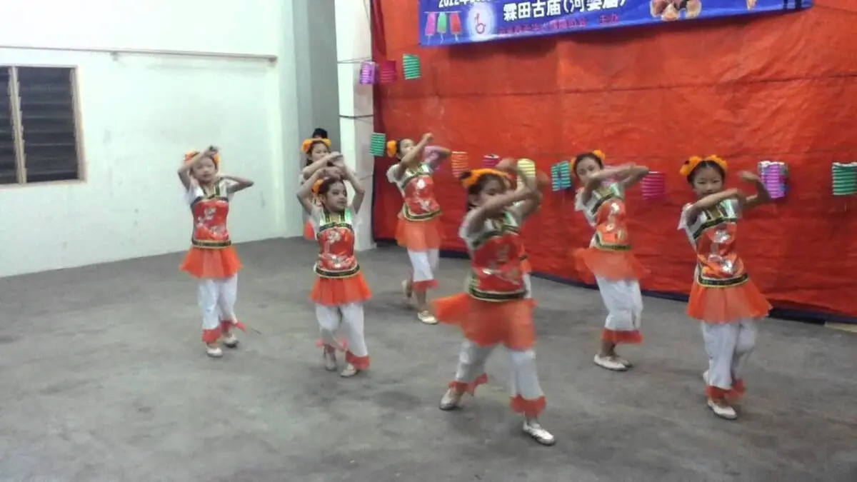 Oriental dances for children: classes for girls, years old