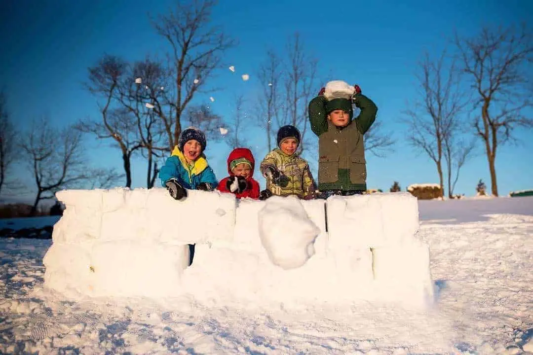 Outdoor outdoor games for children 10 years old: winter, summer, with a ball, on the street