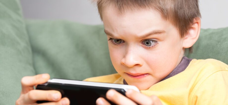 Overexposure to screens: the dangers children face